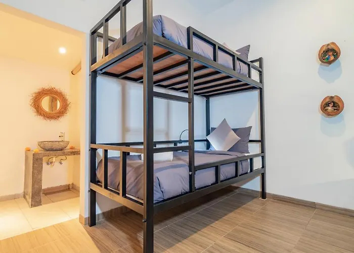 Aura Dormitory House